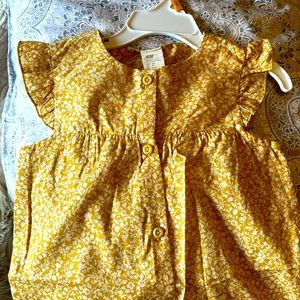 NWT H & M one piece pants romper. Mustard yellow w white floral print. 💛